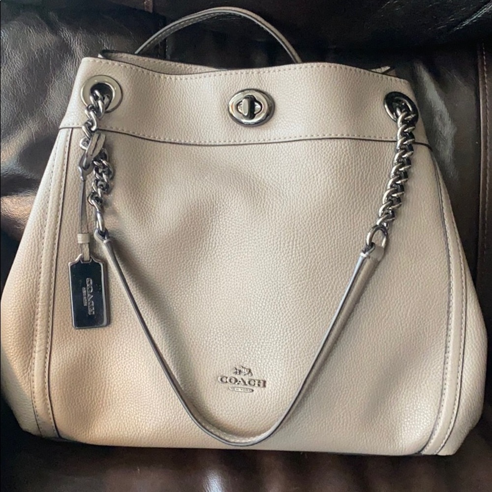 Beautiful Coach grey purse, excellent condition